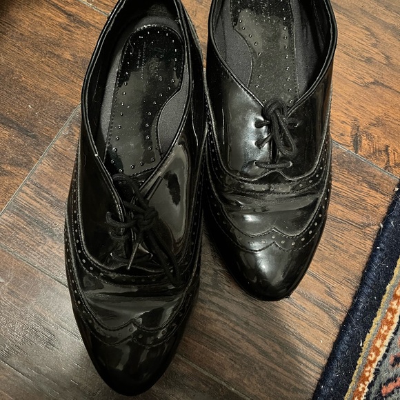 Shiny Oxford GH Bass Women’s Flats - Picture 2 of 7